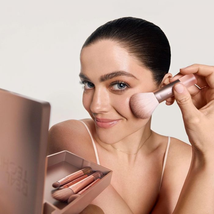 On The Glow Mini Brush Kit