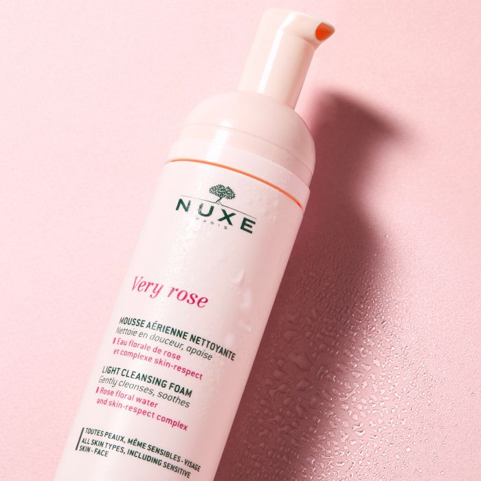 Very Rose Light Cleansing Foam